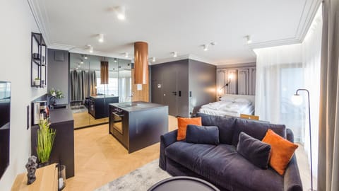 Kitchen or kitchenette, Seating area