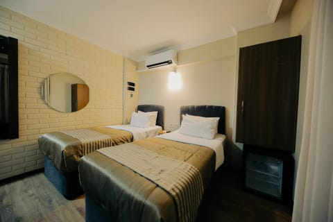 Red Green Hotel in Izmir