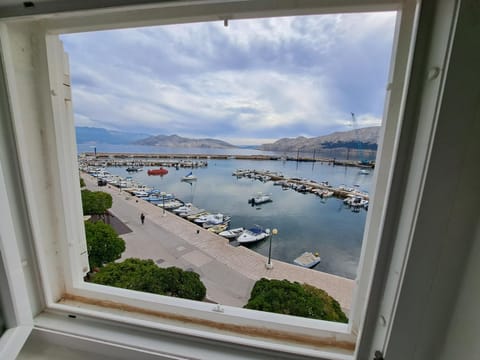 Mountain view, Sea view