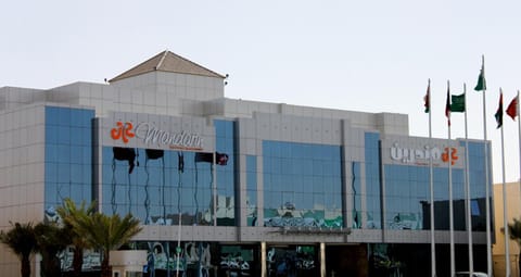 Property building, Facade/entrance, Day