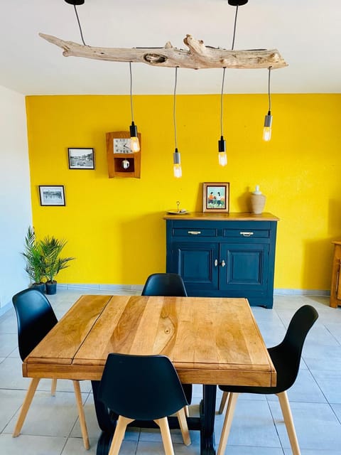 Lounge or bar, Dining area