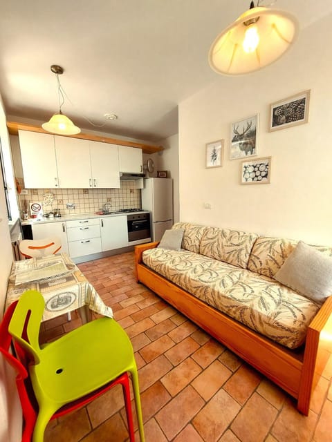 Bed, Kitchen or kitchenette, Living room, Seating area, kitchen