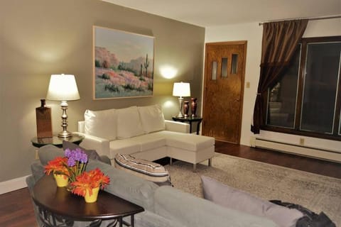 Arhaus 3 Apartment in Grand Forks