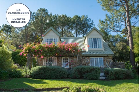 Property building, Facade/entrance, Garden view, Mountain view