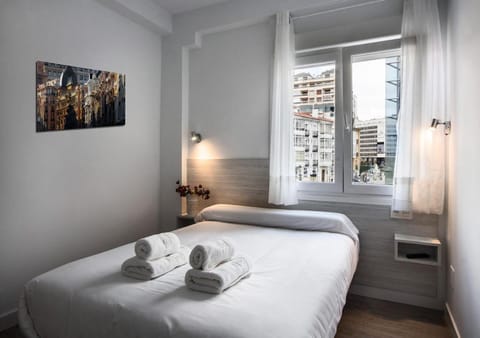 Shower, Bedroom, City view