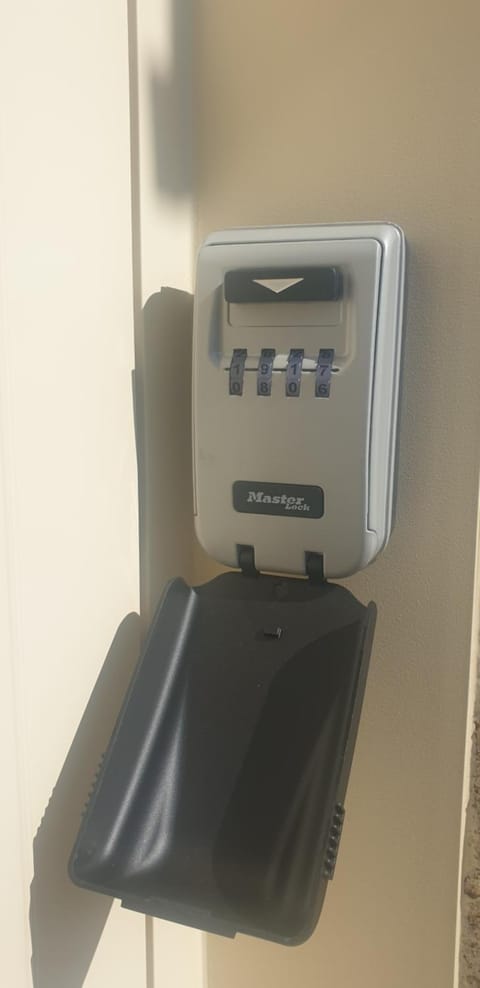 Facade/entrance, acessibility