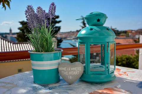 Balcony/Terrace, Decorative detail