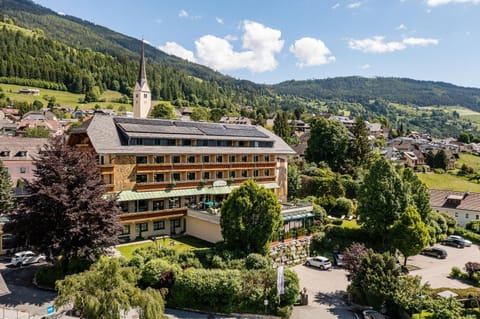 Property building, Natural landscape, Summer, Location