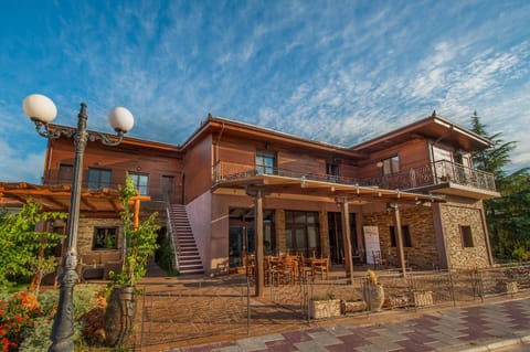 Property building, Restaurant/places to eat, Facade/entrance, Day, Breakfast
