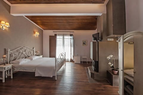 Bed, TV and multimedia, Photo of the whole room, Bedroom, Garden view, Breakfast, wardrobe, air conditioner