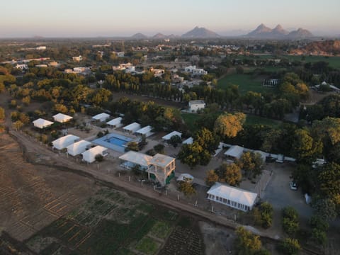 Property building, Day, Neighbourhood, Natural landscape, City view, Mountain view, Street view