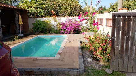 Property building, Swimming pool, Parking