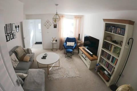 Cosy townhouse near Kidwelly Apartment in Wales