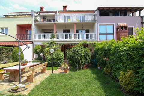 Property building, Balcony/Terrace, Garden view