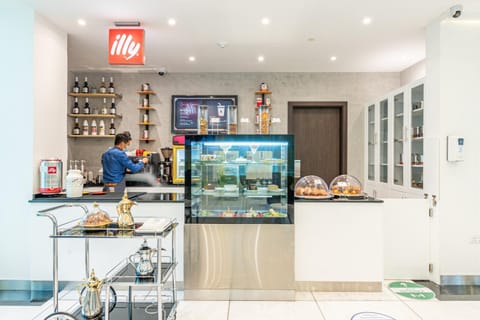 Restaurant/places to eat, Restaurant/places to eat, Food and drinks, Food, Breakfast, Non alcoholic drinks