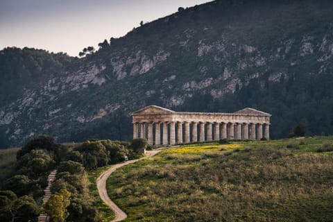 Nearby landmark, Natural landscape