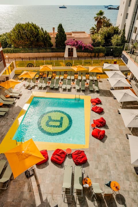 View (from property/room), Garden view, Pool view, Swimming pool, Swimming pool