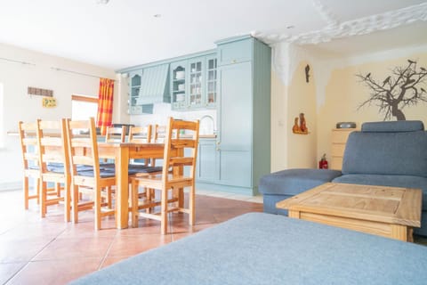 Hexenhaus Remise Apartment in Prerow