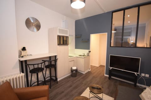 Kitchen or kitchenette, Living room, Lounge or bar, Dining area