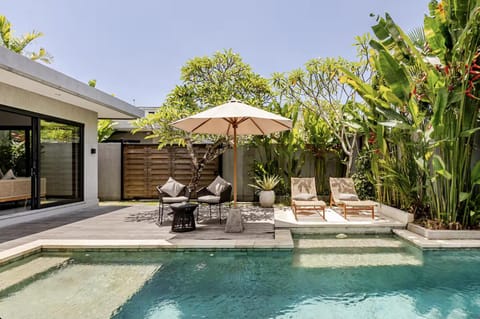 Property building, Swimming pool