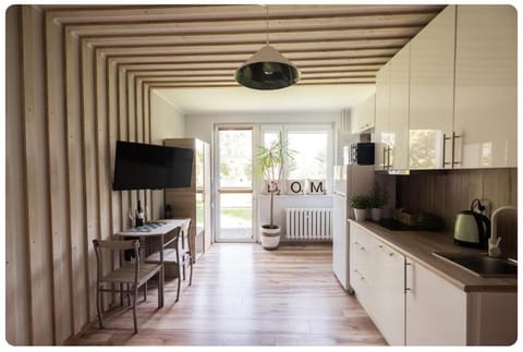 Kitchen or kitchenette, Dining area, Communal kitchen