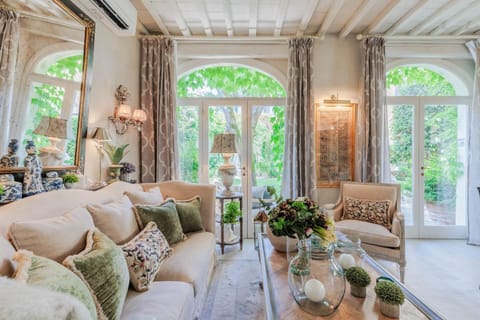 LA CASINA Luxury Apartment inside the Walls of Lucca with Garden, airconditioning, Wifi Apartment in Capannori