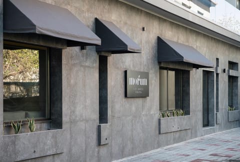 Property building, Quiet street view