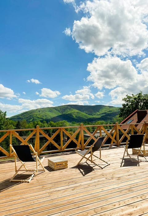 Property building, Garden, Balcony/Terrace