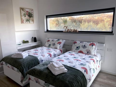 Bed, Photo of the whole room, Bedroom, Garden view
