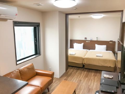 Bed, TV and multimedia, Living room, Photo of the whole room, Bedroom