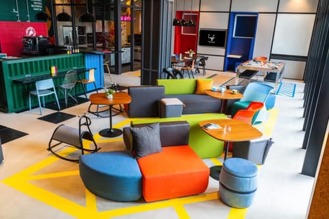 Communal lounge/ TV room