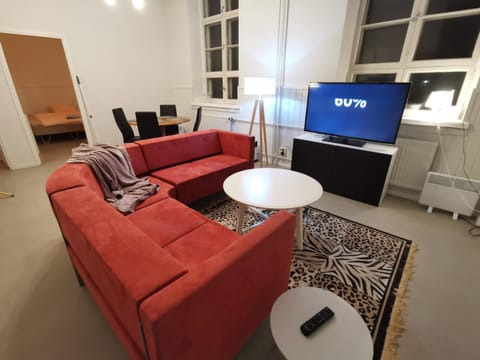 Communal lounge/ TV room, TV and multimedia, Living room, Seating area
