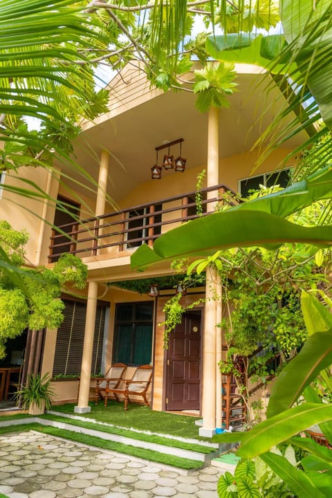 Property building, Day, Garden, View (from property/room), Balcony/Terrace, Garden view
