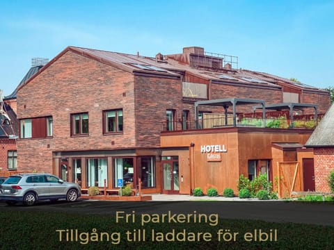 Property building, Day, Parking