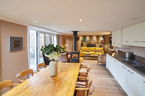 Kitchen or kitchenette, Living room, Dining area