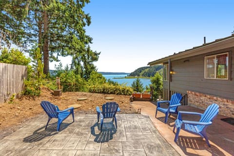 Hood Canal Escape House in Hood Canal