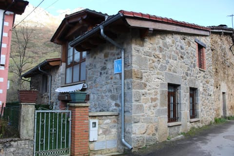 Property building, Facade/entrance, Neighbourhood