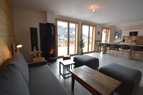 TV and multimedia, Kitchen or kitchenette, Living room, Seating area, Dining area, flat iron, pet friendly