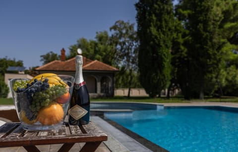 Property building, Garden, Swimming pool