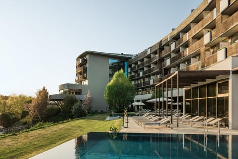 Property building, Spring, Day, Natural landscape, Summer, Garden, View (from property/room), Balcony/Terrace, Garden view, Pool view, Area and facilities, Swimming pool, Location, Sunrise, Sunset, sunbed