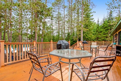 Kape Eagle Lodge House in Wisconsin