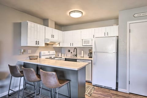 7 Mi to Keystone Mtn-View Abode with Deck! Apartment in Dillon