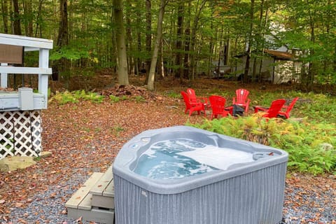 Pocono Lake Retreat with Fire Pit and Private Hot Tub! House in Coolbaugh Township