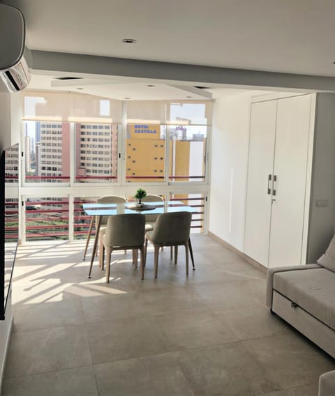 Pool view, Street view