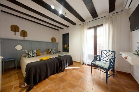 Bed, TV and multimedia, Bedroom, air conditioner