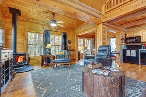 Blue Ridge Log Cabin with Hot Tub and Game Room! Cabin in Blue Ridge Lake