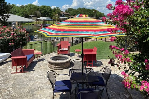 Lakefront Family Getaway with Dock and Fire Pit House in Granbury