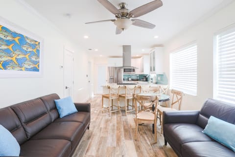 Living room, Dining area, kitchen