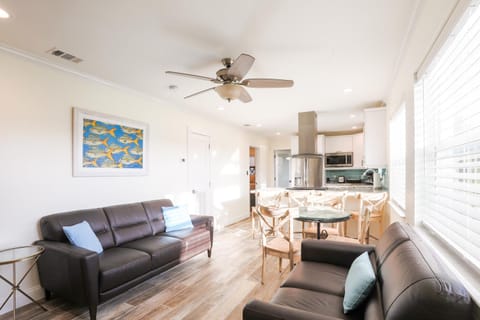 Living room, Dining area, Family