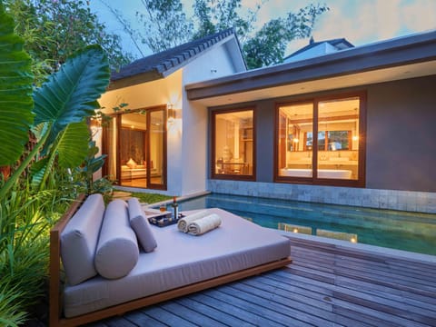 Property building, Pool view